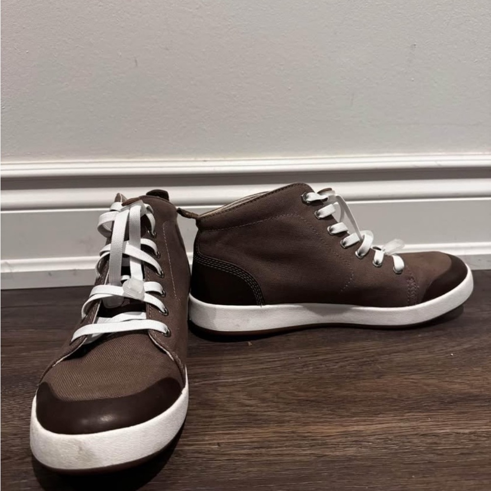 Kodiak woman shoe